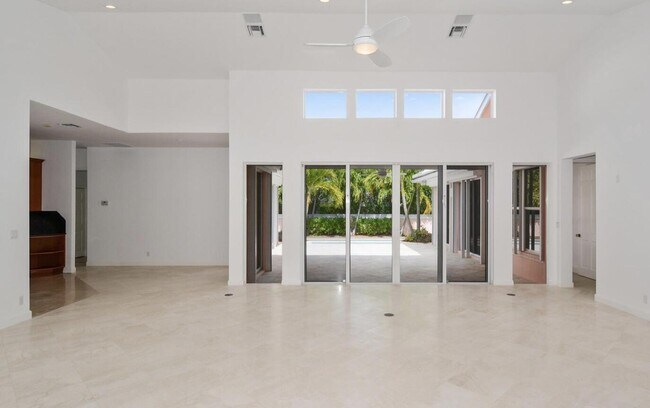 Foto del edificio - 249 Tradewind Dr