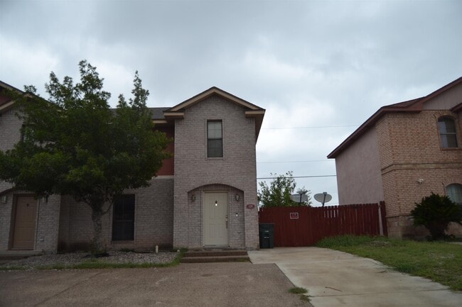 Building Photo - 109 Ramon Cardenas Dr