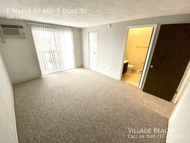 Building Photo - ONE MONTH FREE! Few steps! Cozy Dallastown...