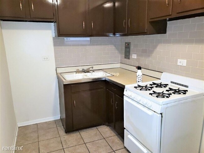Foto del edificio - 5851 N Winthrop Ave