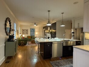 Building Photo - 817 Cypress Dr