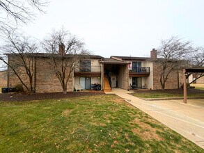 Building Photo - 1 1887