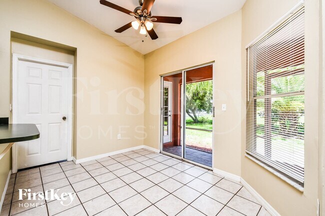 Foto del edificio - 2513 SW 1st Terrace
