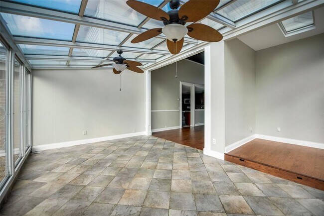 Building Photo - 6817 Chateau Dr