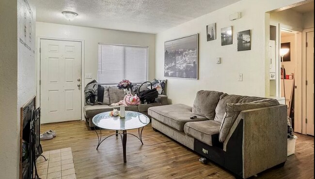 Building Photo - 925 Hathaway Dr