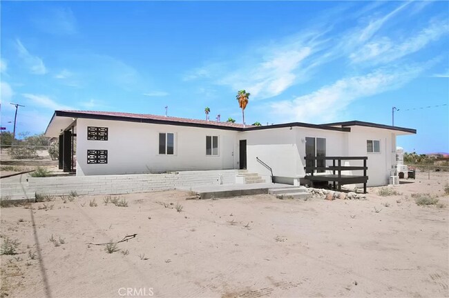 Building Photo - 73757 Sunnyslope Dr