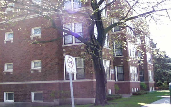 Primary Photo - 7031-35 N Ridge Rd