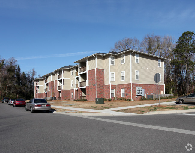 Building Photo - The Shires Apartments