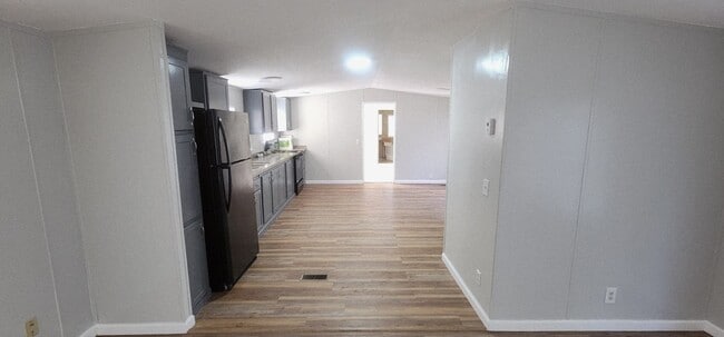 Foto del edificio - 405 Battlebell Rd