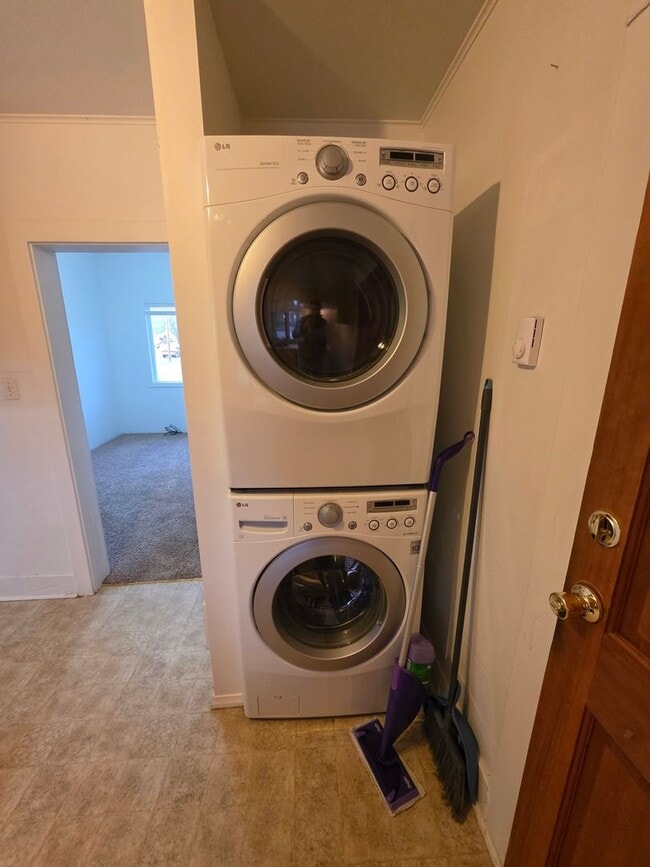 Building Photo - Charming older 2BDR/1BA Single-level home in Polson, MT