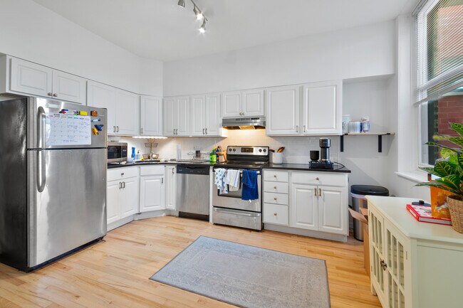 Foto del edificio - 2050 N Sheffield Ave