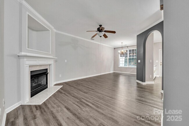 Foto del edificio - 1915 Travertine Ln