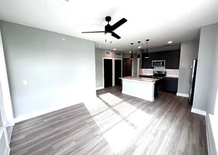 Building Photo - 5005 E Parmer Ln