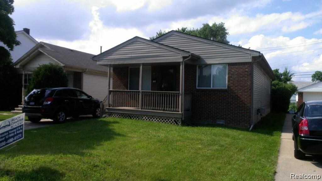 Building Photo - 17551 E 10 Mile Rd