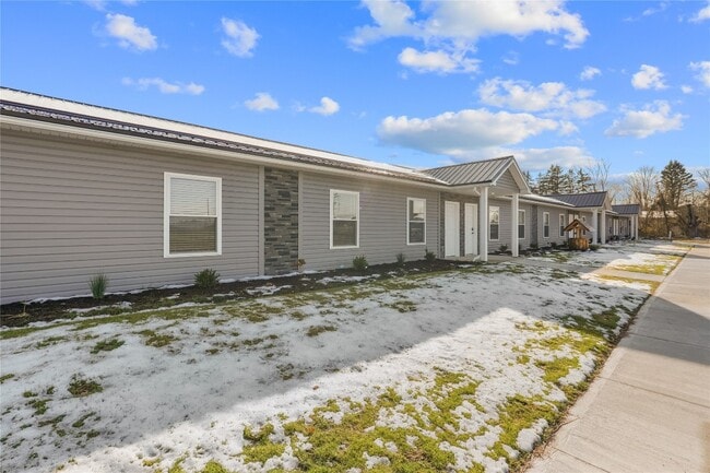 Foto del edificio - 423 W 3rd St