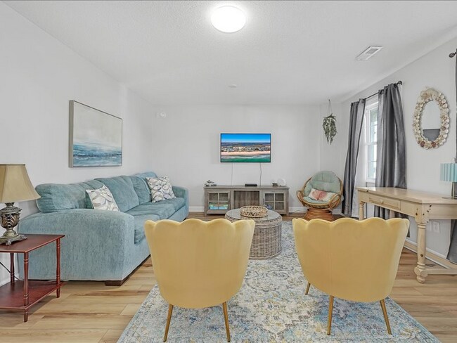 Foto del edificio - 604 N New River Dr