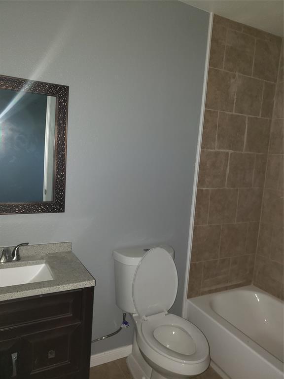 Building Photo - 23901 S Wildwood Dr