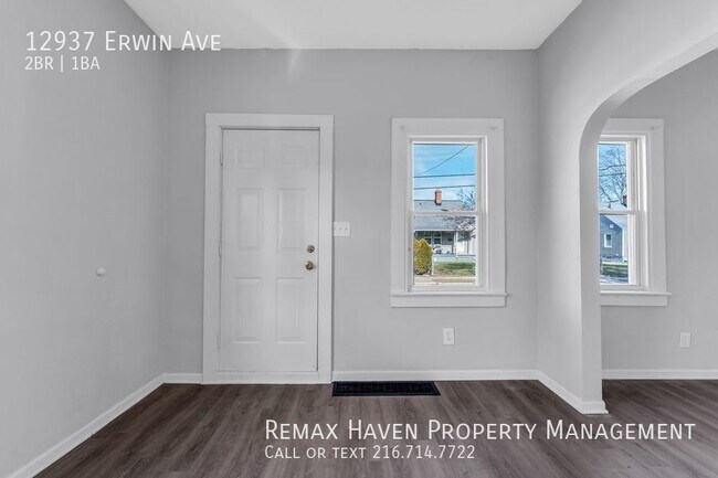 Foto del edificio - 12937 W Erwin Ave., Cleveland - Incredible...