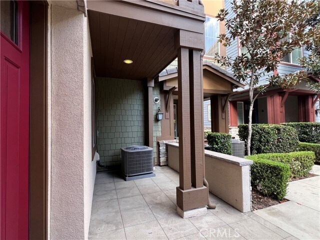 Building Photo - 713 S Azusa Ave