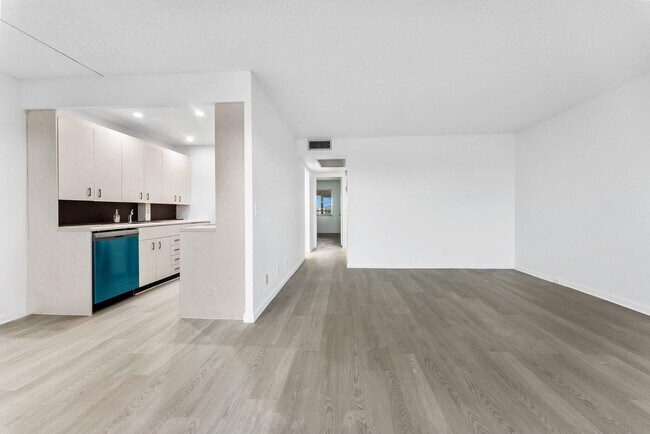 Foto del edificio - 4006 Cornwall Dr