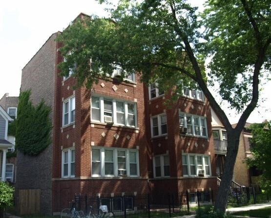 Primary Photo - 1700 W Carmen Ave