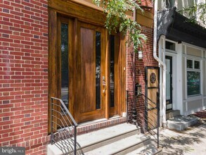 Building Photo - 309 E Girard Ave