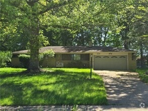 Building Photo - 5229 Evergreen Dr