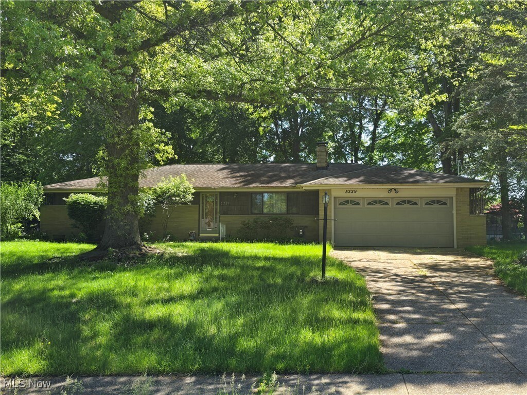 Primary Photo - 5229 Evergreen Dr