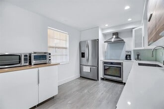 Building Photo - 3611 Oaks Clubhouse Dr