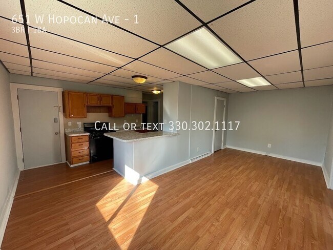 Building Photo - Three bedroom one bathroom apartment for rent
