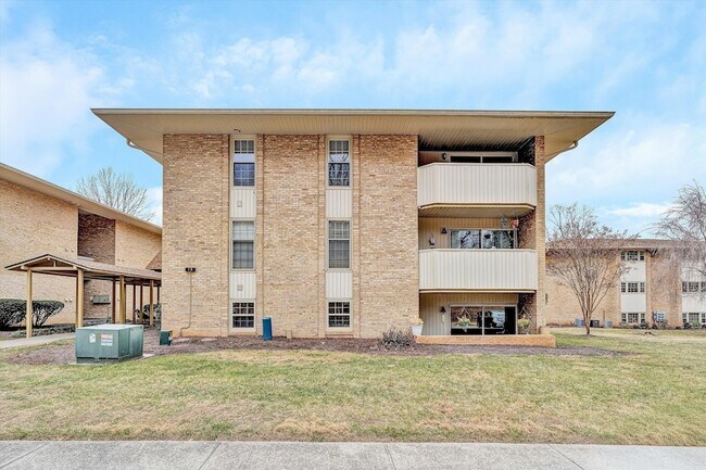 Foto del edificio - 5260 Crossbow Cir