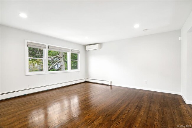 Building Photo - 29 Ridgeview Ave
