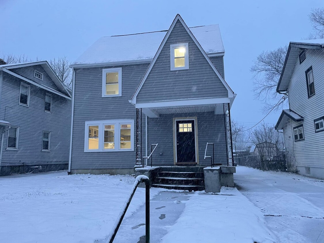 Photo - 253 Santa Clara Ave (Dayton, OH)