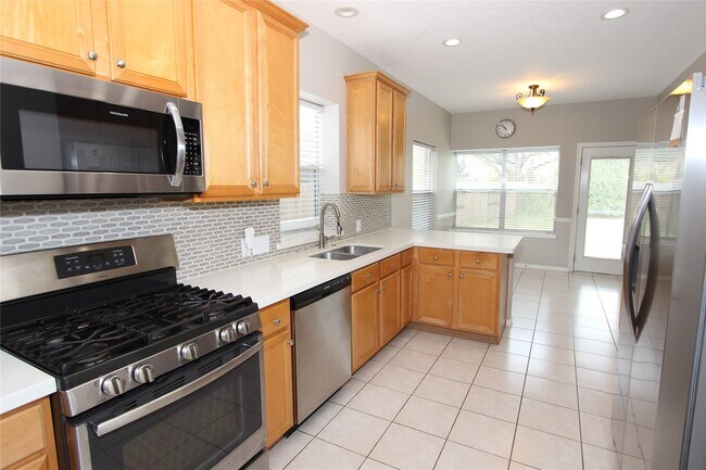 Foto del edificio - 1654 Morning Dew Pl