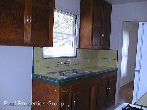 Building Photo - 2127 Catalina Blvd