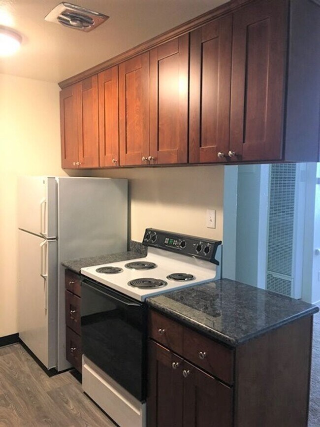 Building Photo - COMIKNG SOON-Spacious 2 Bedroom,  Freshly ...