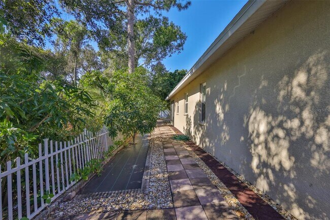 Foto del edificio - 15820 49th Street N