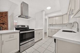 Building Photo - 415 Lee Dr
