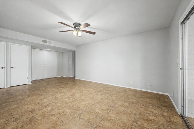 Foto del edificio - 3223 E Emerald Cir