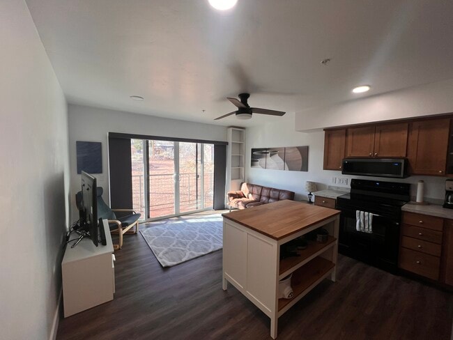 Building Photo - 443 Kane Creek Blvd
