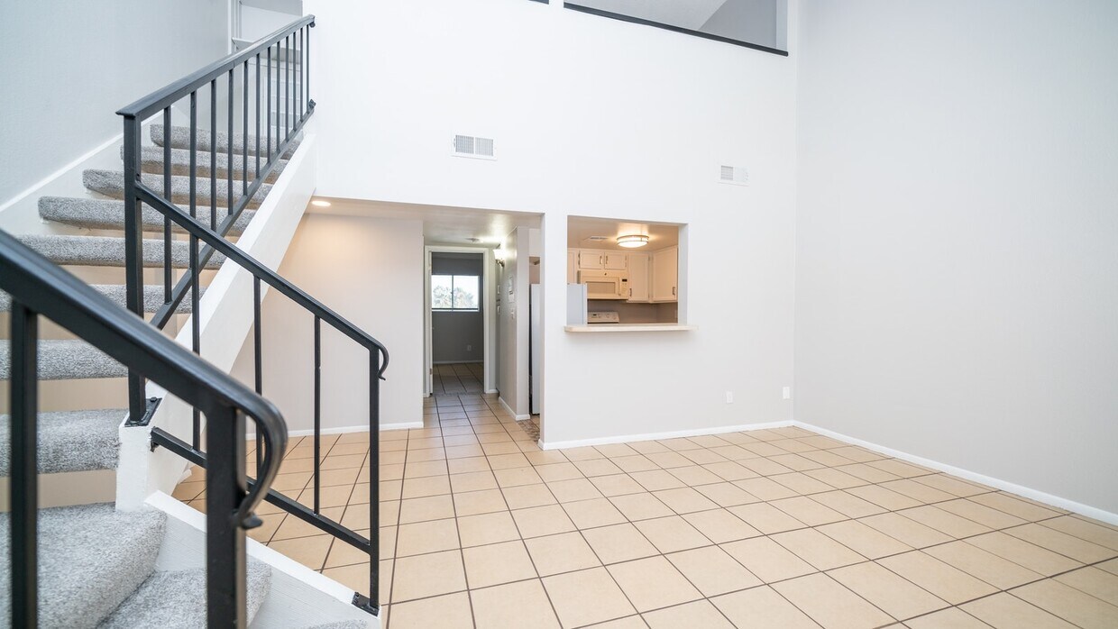 Primary Photo - 1831 West Mulberry Drive, Unit 242