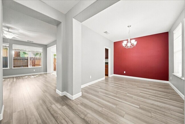 Foto del edificio - 4370 Mt Kisco Way