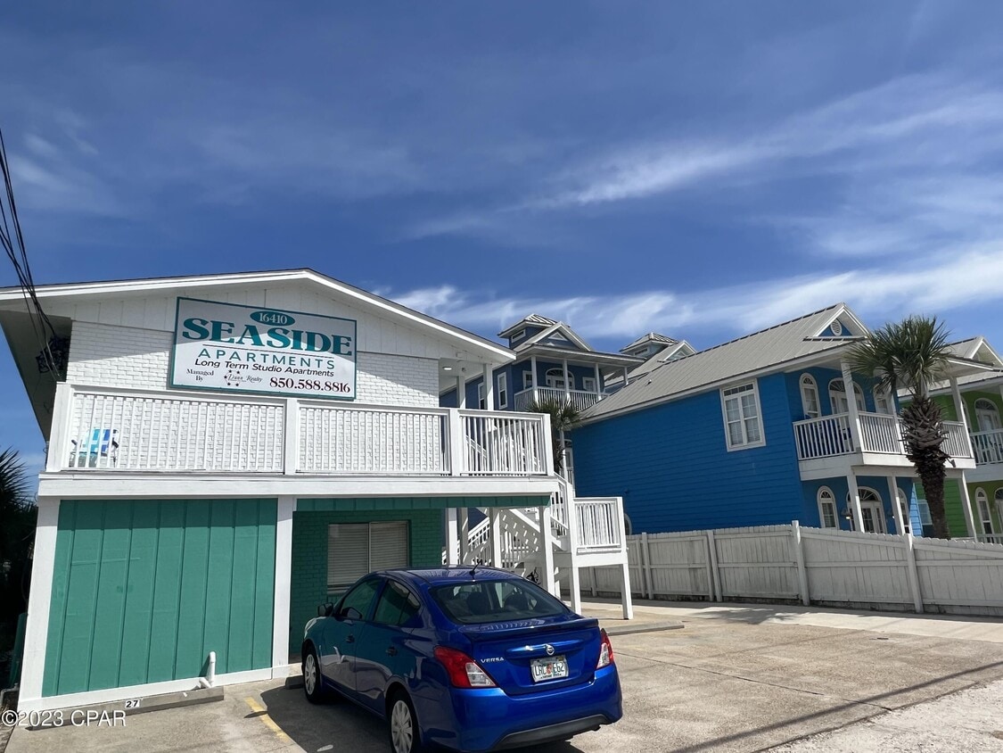 Primary Photo - 16410 Front Beach Rd