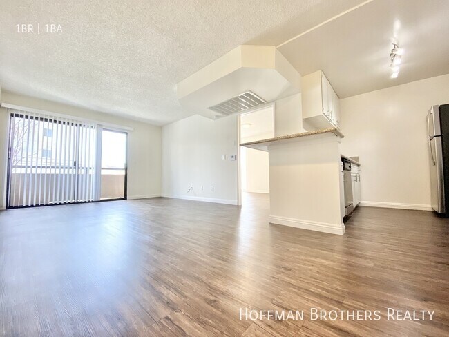 Foto del edificio - 1725 Grismer Ave