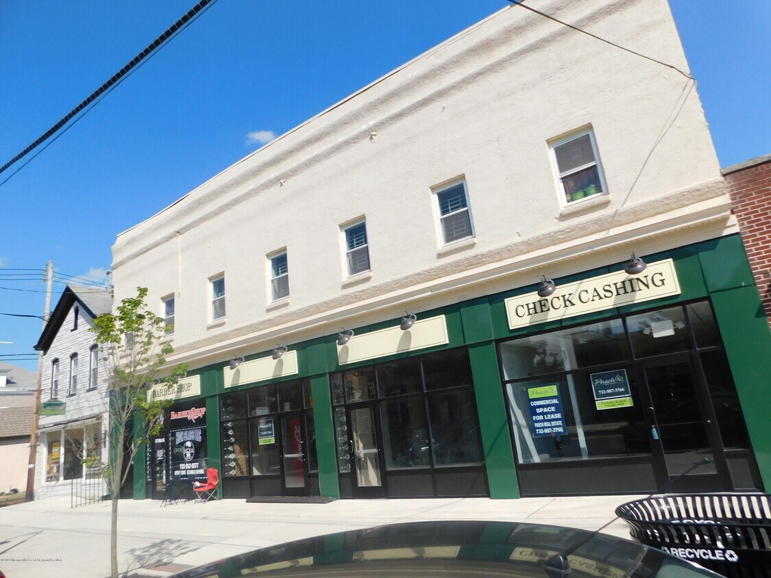 Foto principal - 137 Main St