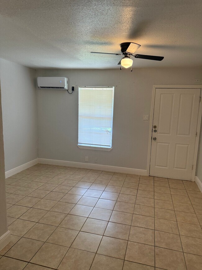 Building Photo - 602 Ellor Dr