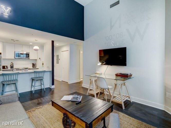 Foto principal - 1 br, 1 bath Condo - 499 E High St Unit 205