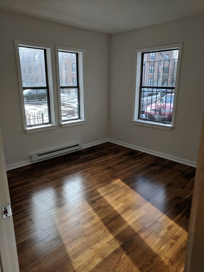 Building Photo - 16 Townley