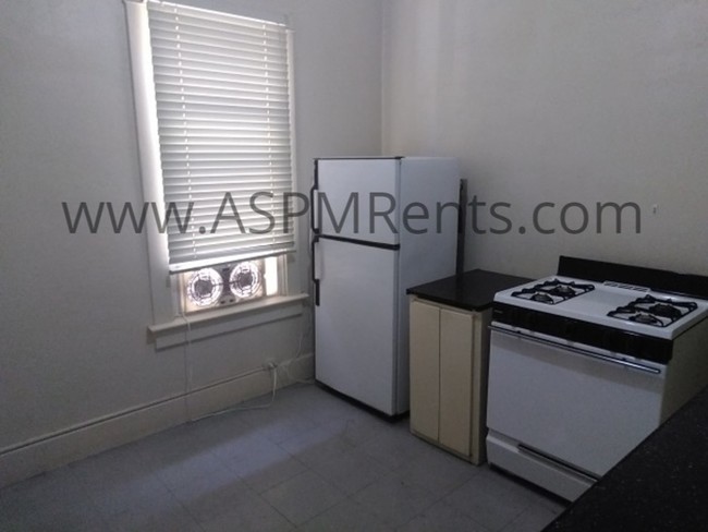 Building Photo - Marmalade Affordable 1 bed 1 bath