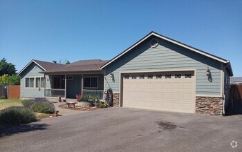 Building Photo - 1396 Shady Ln